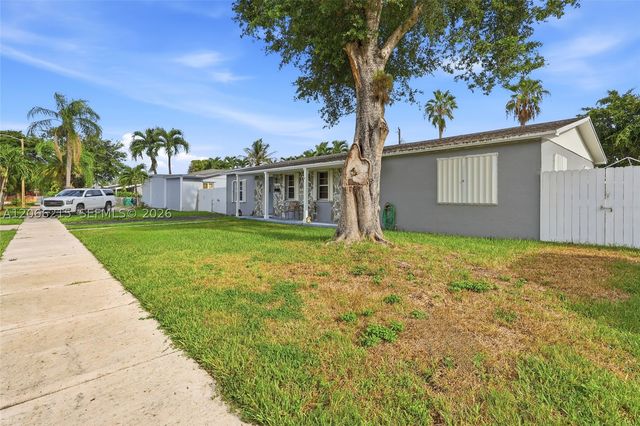 10235 Pan American Dr, Cutler Bay, FL 33189