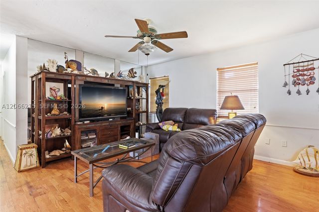 10235 Pan American Dr, Cutler Bay, FL 33189