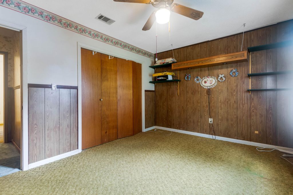 Image 19 of property listing at 8 Walnut Avenue, Shalimar, FL 32579