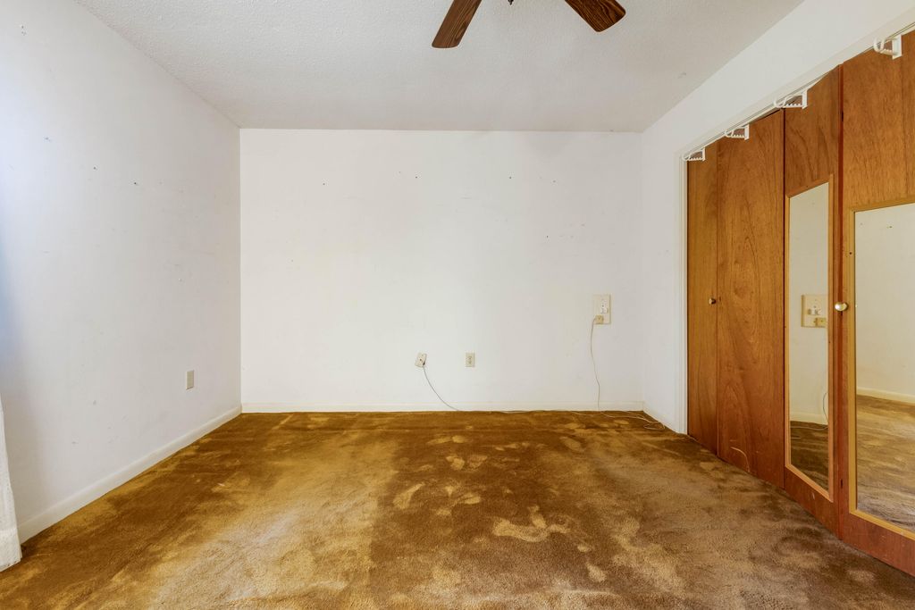 Image 20 of property listing at 8 Walnut Avenue, Shalimar, FL 32579