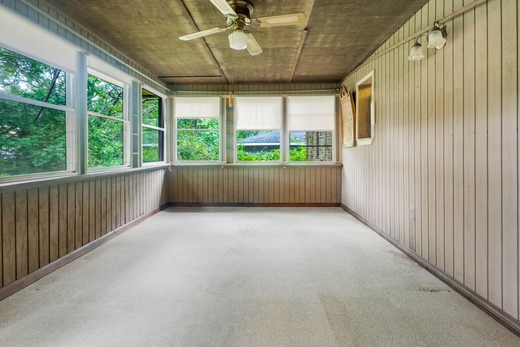 Image 26 of property listing at 8 Walnut Avenue, Shalimar, FL 32579