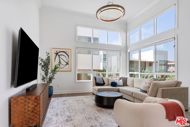 12491 Osprey Lane 3, Los Angeles, CA 90094