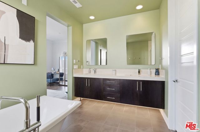 12491 Osprey Lane 3, Los Angeles, CA 90094