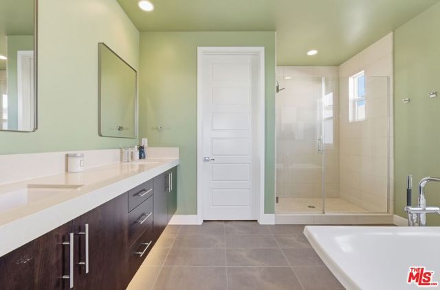 12491 Osprey Lane 3, Los Angeles, CA 90094