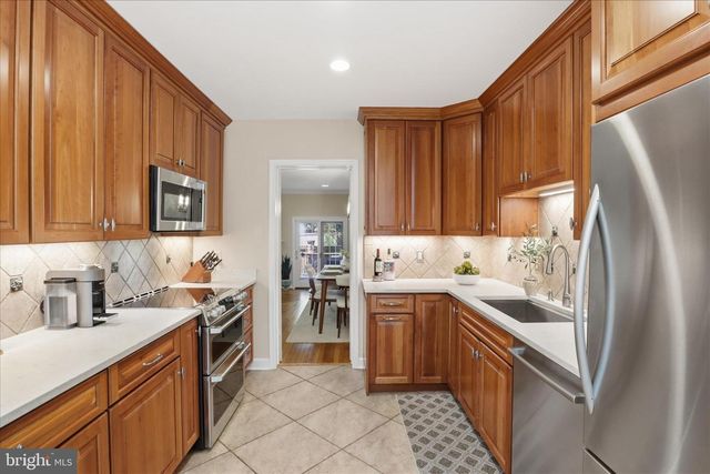 1496 HAMPTON HILL CIR, Mclean, VA 22101