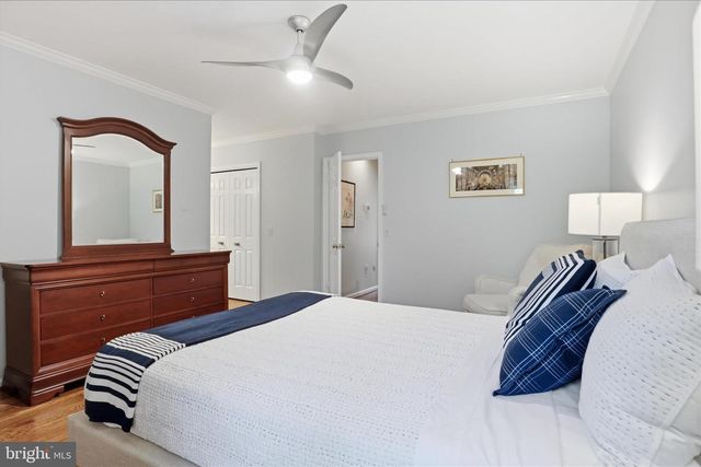 1496 HAMPTON HILL CIR, Mclean, VA 22101