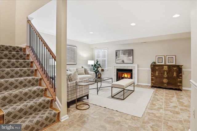 1496 HAMPTON HILL CIR, Mclean, VA 22101