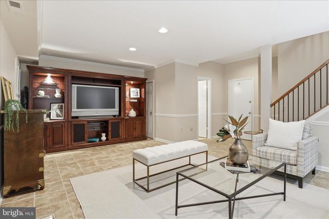 1496 HAMPTON HILL CIR, Mclean, VA 22101