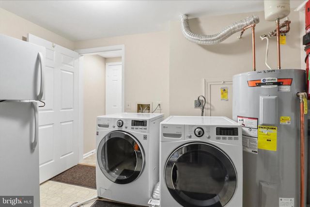 1496 HAMPTON HILL CIR, Mclean, VA 22101