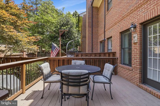 1496 HAMPTON HILL CIR, Mclean, VA 22101