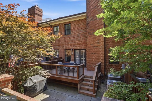 1496 HAMPTON HILL CIR, Mclean, VA 22101