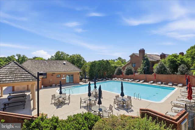 1496 HAMPTON HILL CIR, Mclean, VA 22101