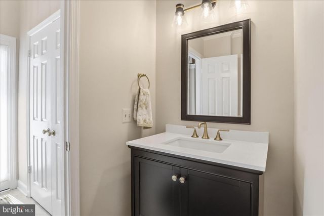 1496 HAMPTON HILL CIR, Mclean, VA 22101