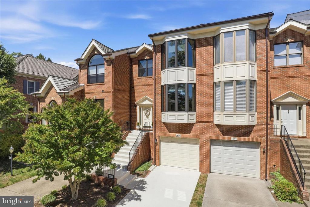 1496 HAMPTON HILL CIR, Mclean, VA 22101
