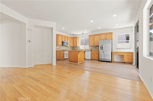 28549 Silverking Trail, Saugus, CA 91390