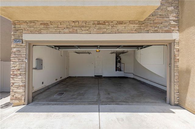 28549 Silverking Trail, Saugus, CA 91390