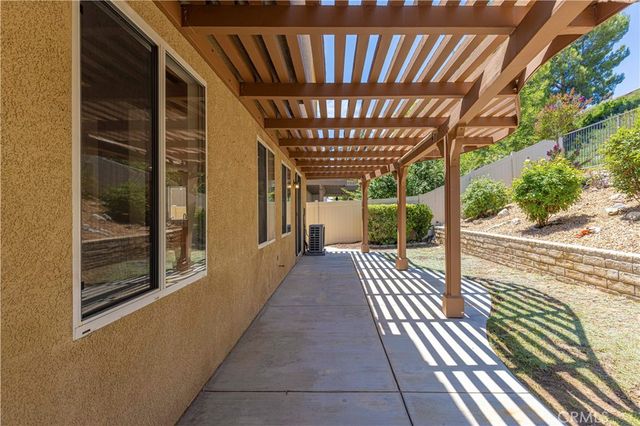 28549 Silverking Trail, Saugus, CA 91390
