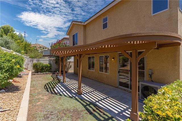 28549 Silverking Trail, Saugus, CA 91390