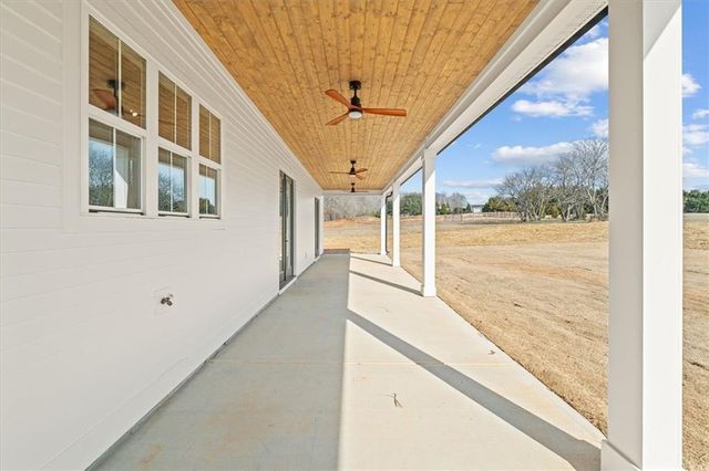 1250 HAYS MILL Road, Carrollton, GA 30117