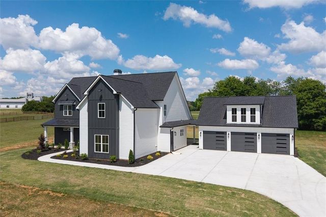 1250 HAYS MILL Road, Carrollton, GA 30117