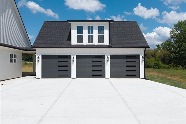 1250 HAYS MILL Road, Carrollton, GA 30117
