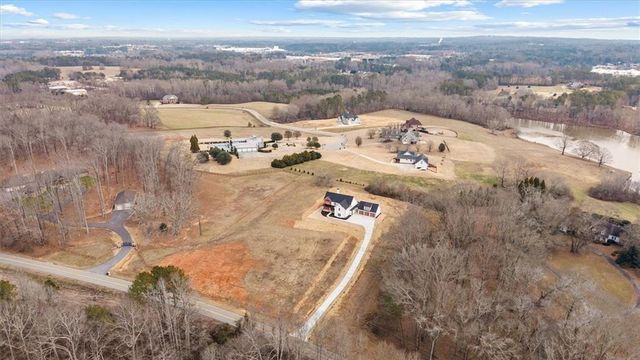 1250 HAYS MILL Road, Carrollton, GA 30117