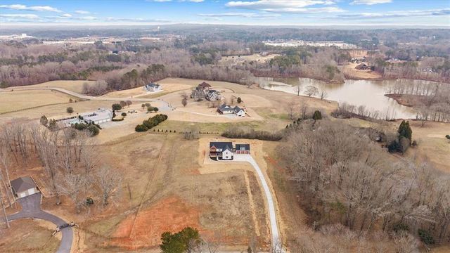 1250 HAYS MILL Road, Carrollton, GA 30117