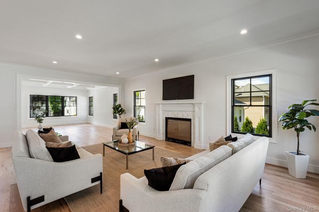 33 3rd Street, Manhasset, NY 11030