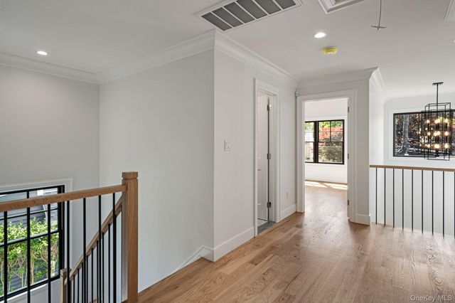 33 3rd Street, Manhasset, NY 11030