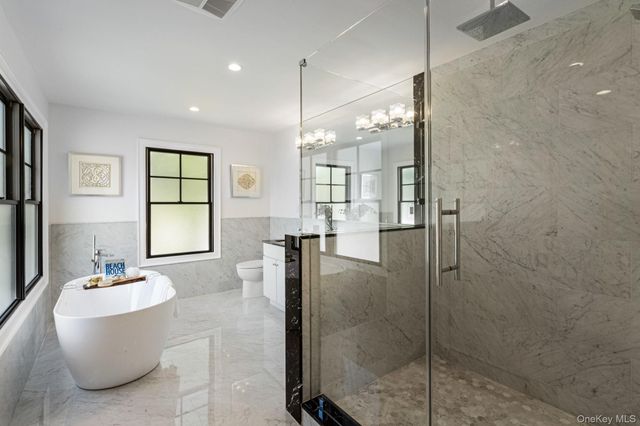 33 3rd Street, Manhasset, NY 11030