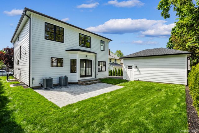 33 3rd Street, Manhasset, NY 11030