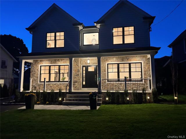 33 3rd Street, Manhasset, NY 11030