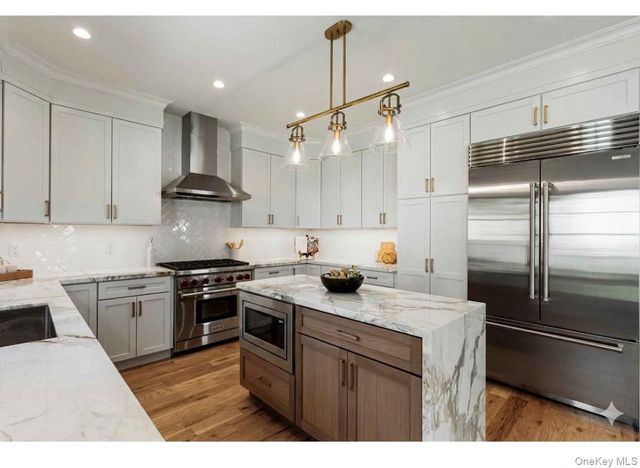 33 3rd Street, Manhasset, NY 11030