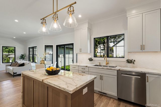 33 3rd Street, Manhasset, NY 11030
