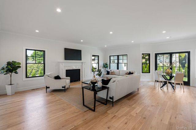 33 3rd Street, Manhasset, NY 11030