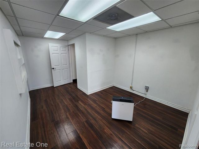 4105 12 Mile Road, Berkley, MI 48072