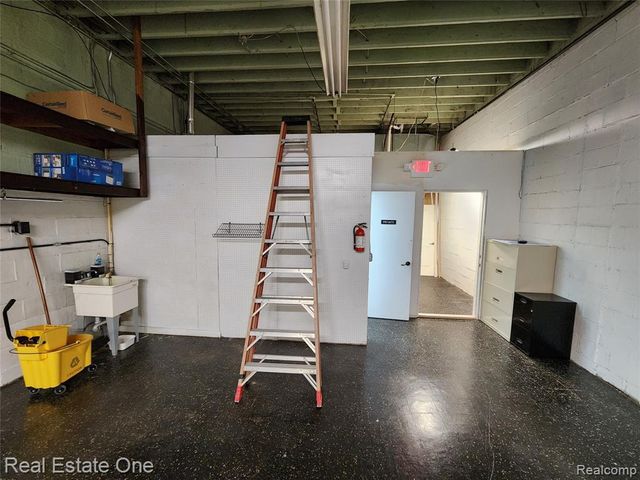 4105 12 Mile Road, Berkley, MI 48072