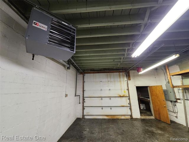 4105 12 Mile Road, Berkley, MI 48072