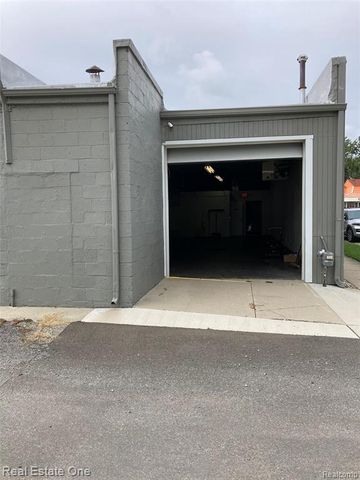 4105 12 Mile Road, Berkley, MI 48072