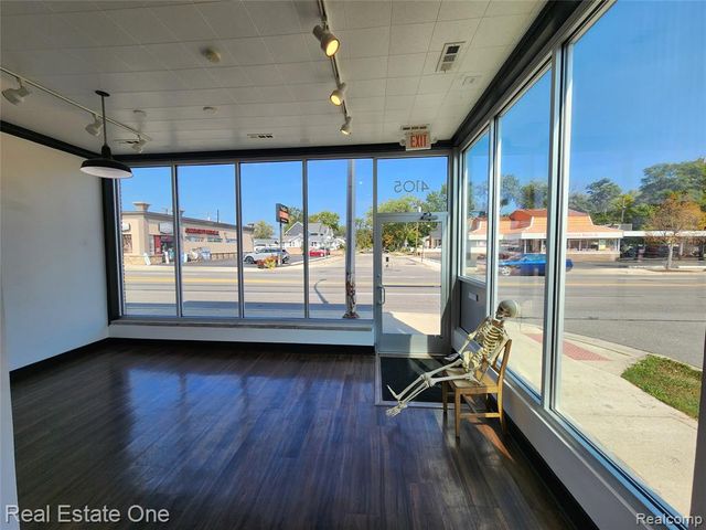 4105 12 Mile Road, Berkley, MI 48072