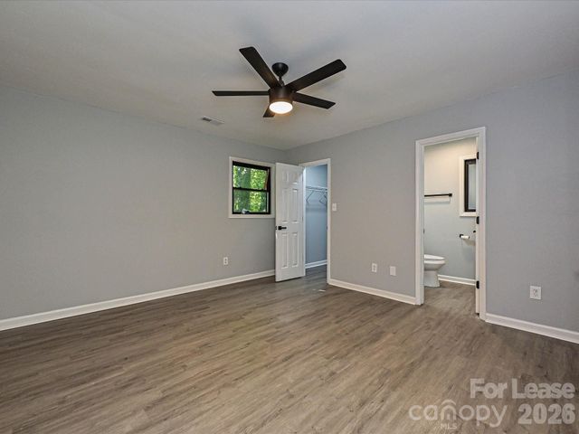 633 Pennwood Lane, Charlotte, NC 28215