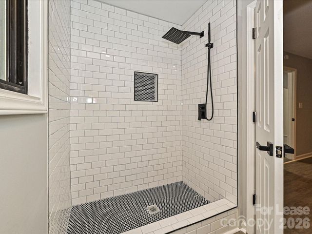 633 Pennwood Lane, Charlotte, NC 28215