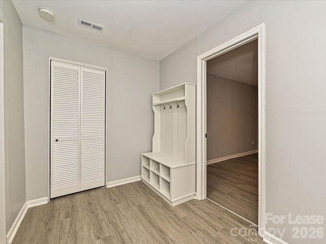 633 Pennwood Lane, Charlotte, NC 28215