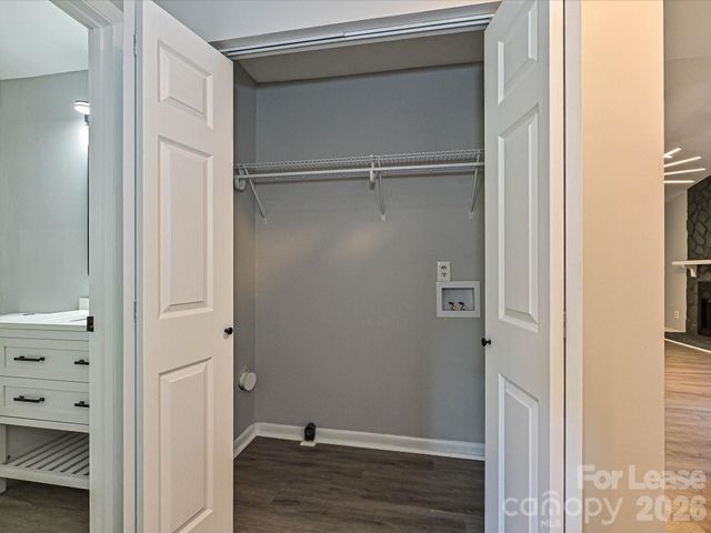 633 Pennwood Lane, Charlotte, NC 28215