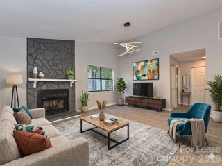 633 Pennwood Lane, Charlotte, NC 28215