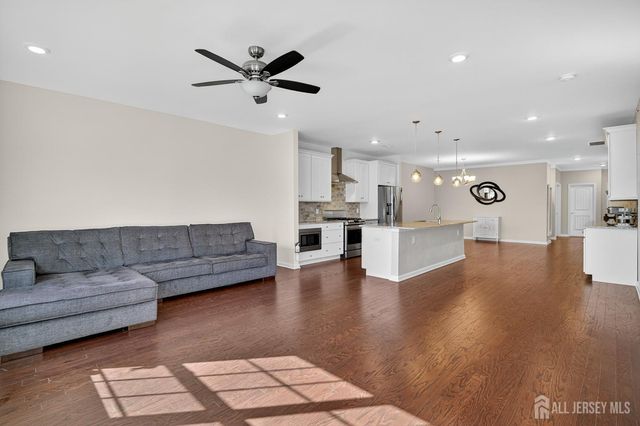 67 Grabowski Drive, Sayreville, NJ 08859