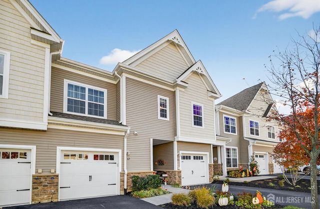 67 Grabowski Drive, Sayreville, NJ 08859