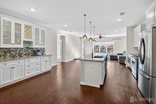 67 Grabowski Drive, Sayreville, NJ 08859