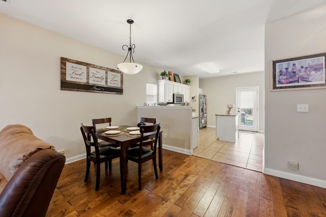 1121 Parliament Way, Lexington, KY 40517