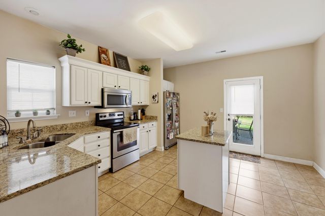 1121 Parliament Way, Lexington, KY 40517